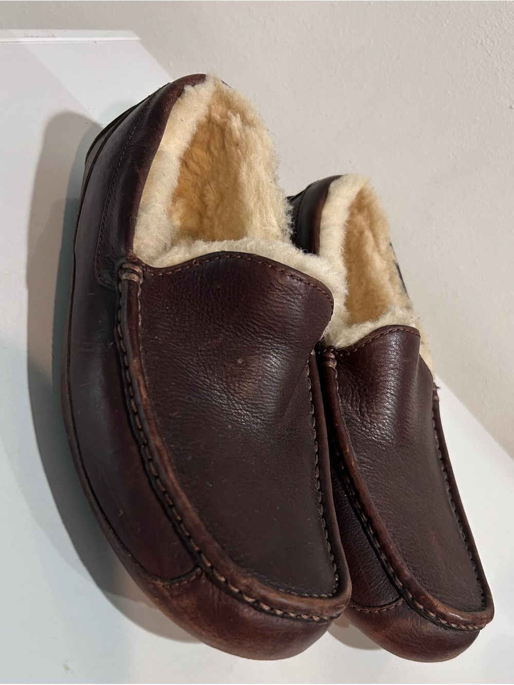UGG Ascot Men’s Leather Shearling Lined Slippers Dark Brown Espresso Size 9